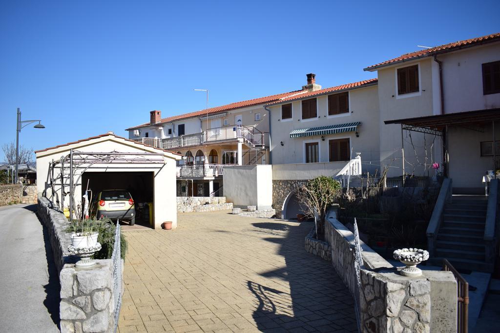 Apartments Blue Dream Малинска Экстерьер фото