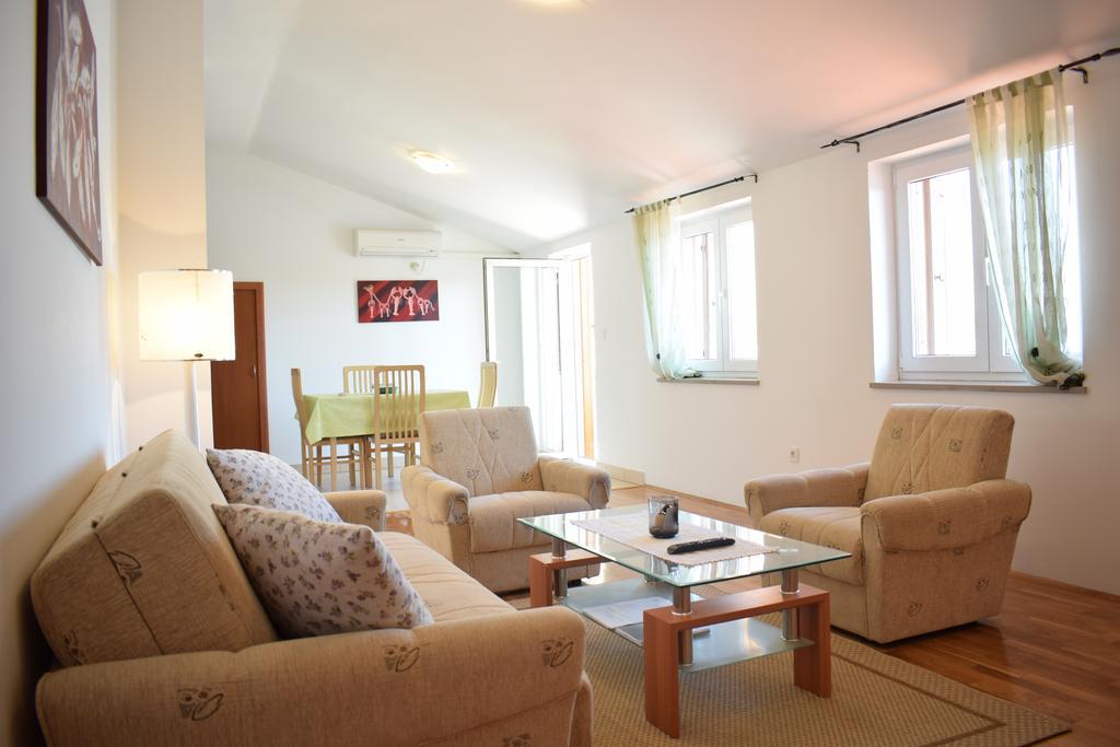 Apartments Blue Dream Малинска Экстерьер фото