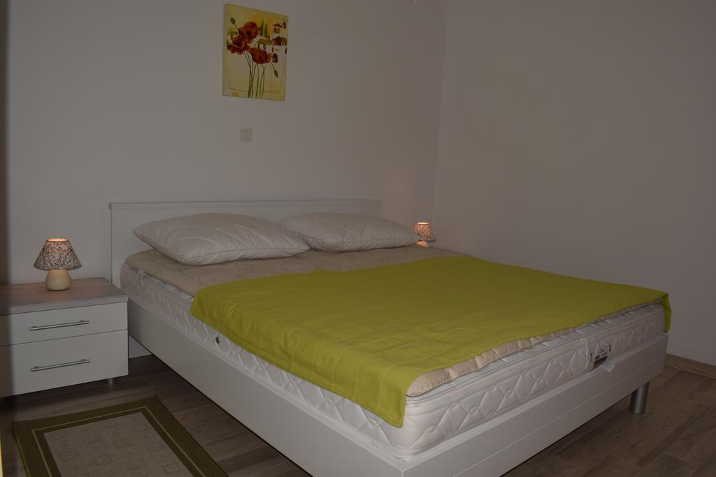 Apartments Blue Dream Малинска Экстерьер фото