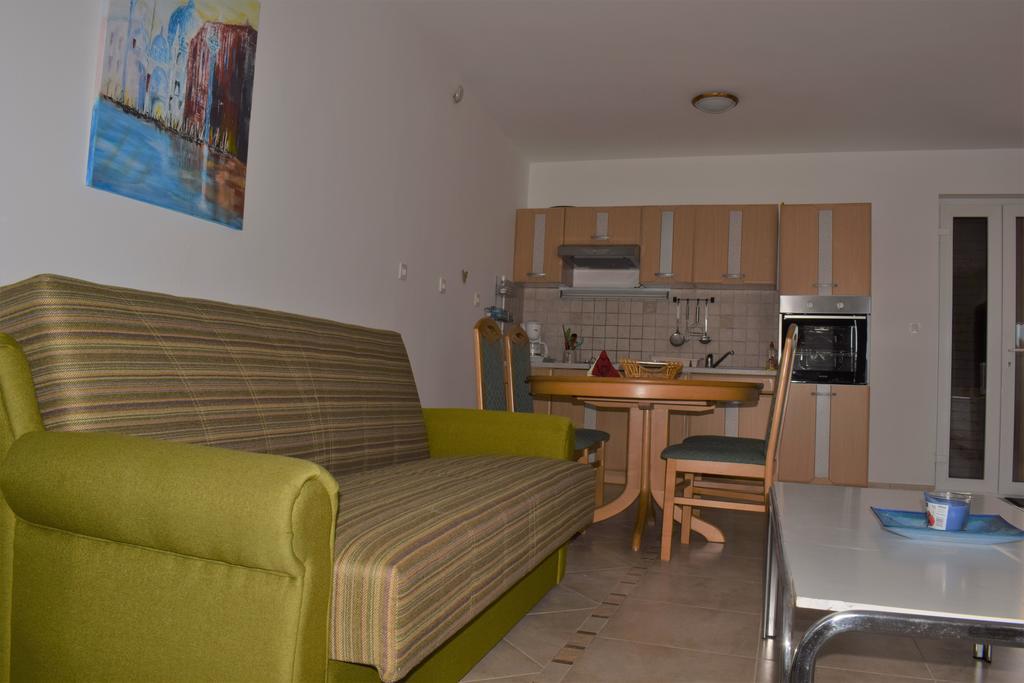 Apartments Blue Dream Малинска Экстерьер фото