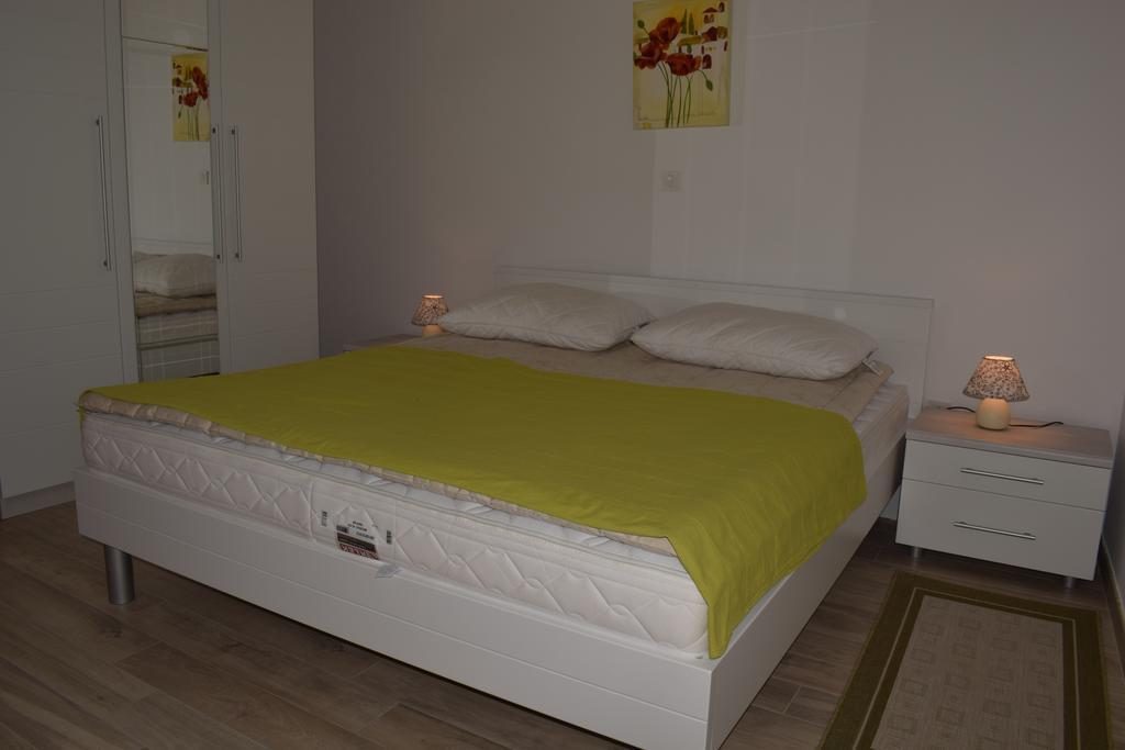 Apartments Blue Dream Малинска Экстерьер фото